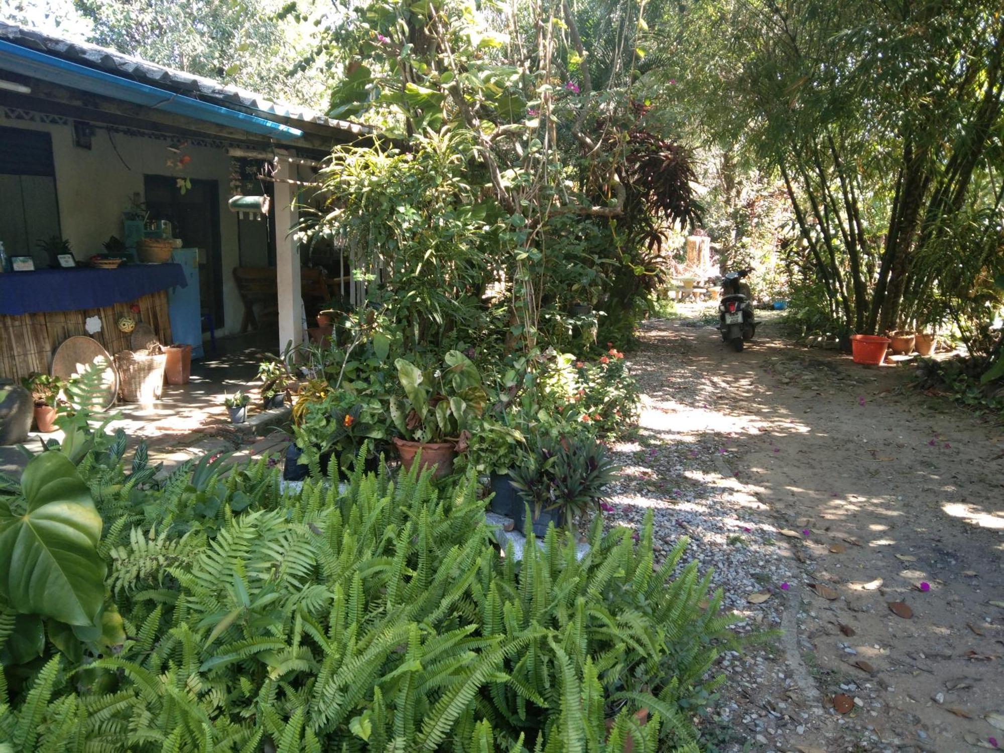 Grandma'S Home Sangkhlaburi Экстерьер фото